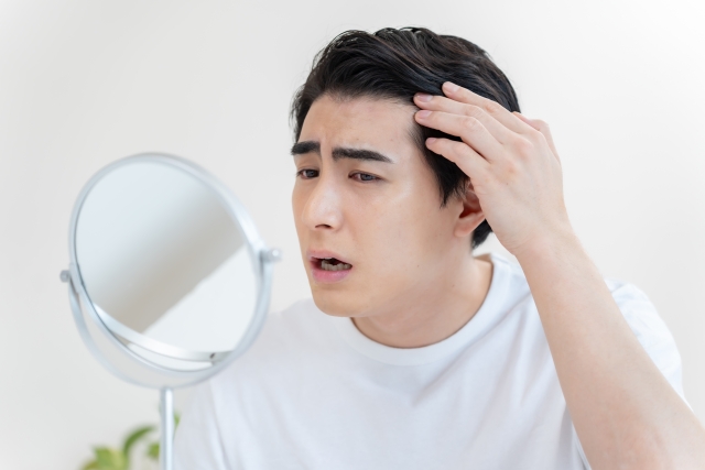 M字ハゲの前兆とは？原因と進行パターンから見る早期対策と治療判断