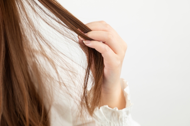 女性の薄毛が目立たない髪型|全体のボリュームが少ない