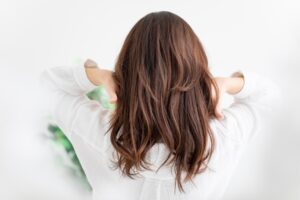 女性の薄毛を目立たなくする髪型20選｜自然に見せるヘアスタイルを悩み別で紹介