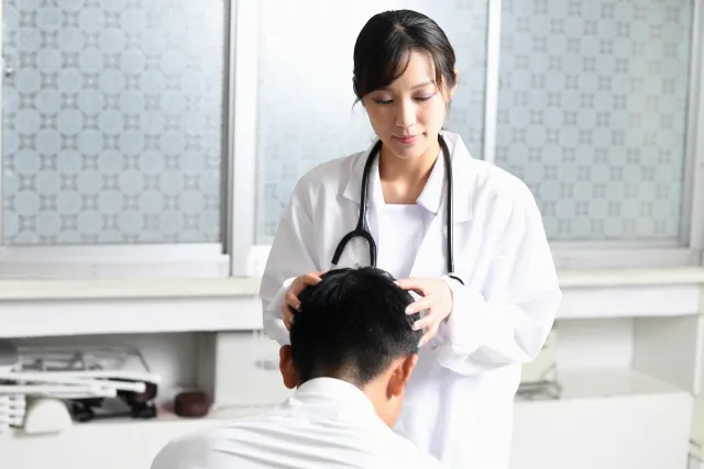 自毛植毛とは？手術方法とAGAとの違い