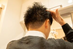 【画像】薄毛でもバレにくいメンズ髪型15選｜タイプ別に似合うスタイルとNG例